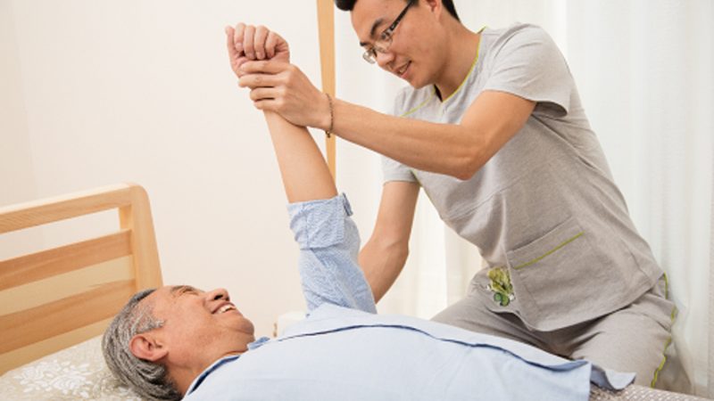 医院护工一天工作流程揭秘：职责与细节全解析
